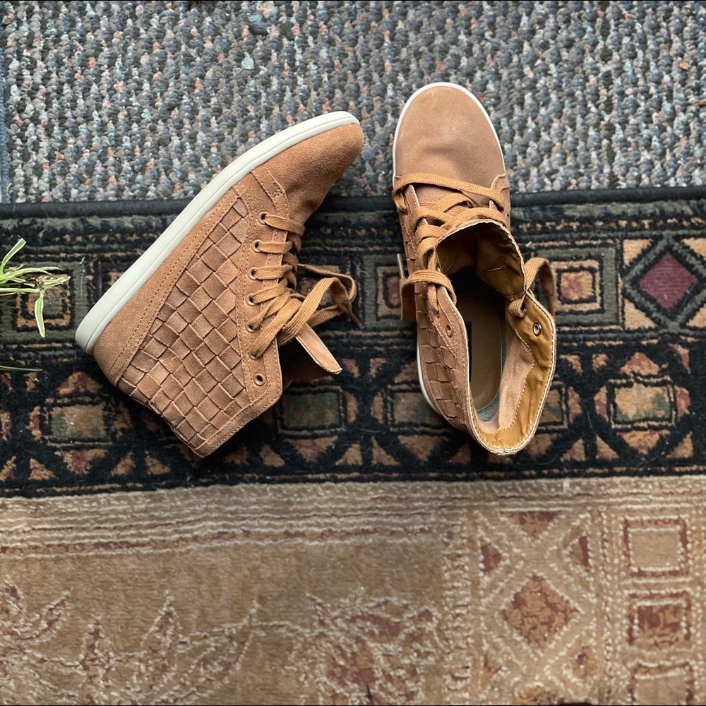 🍒3/$45🍒! Genuine Suede high top sneakers